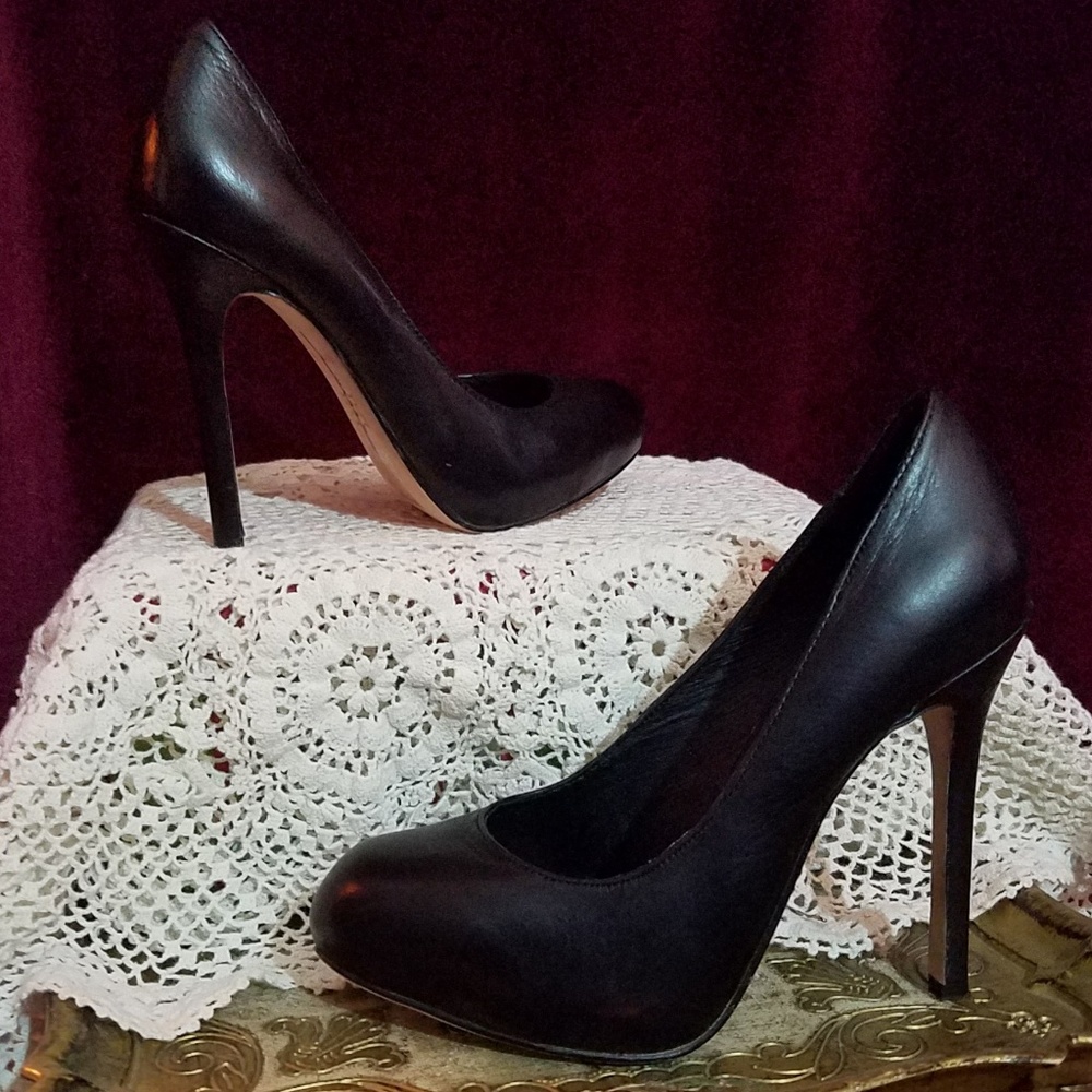 Dolce Vita Black Leather Upper 4.5" Heels, Sz 6.5